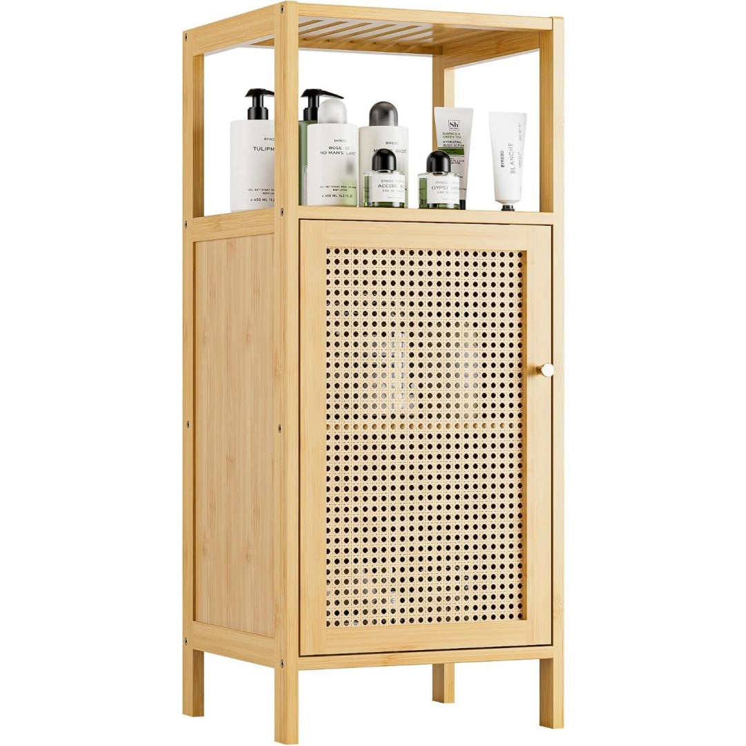 Arredo per soggiorno con ante in MDF naturale